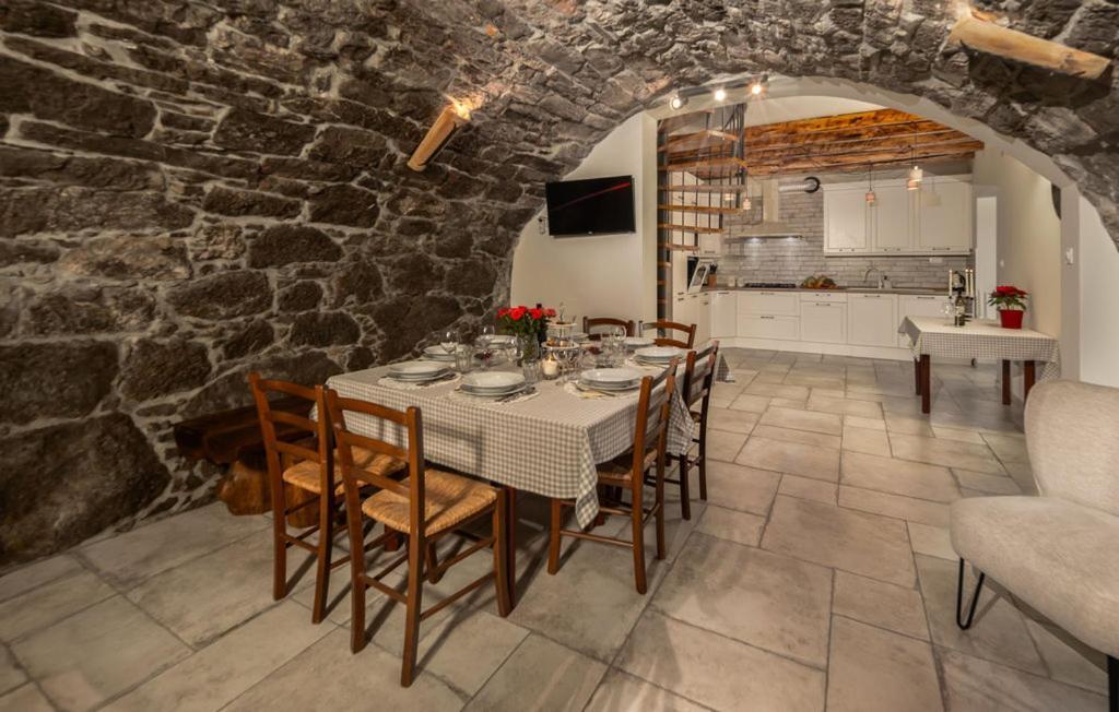Villa Stancija Kavali Stone House, Zvoneca-Opatija Eksteriør billede